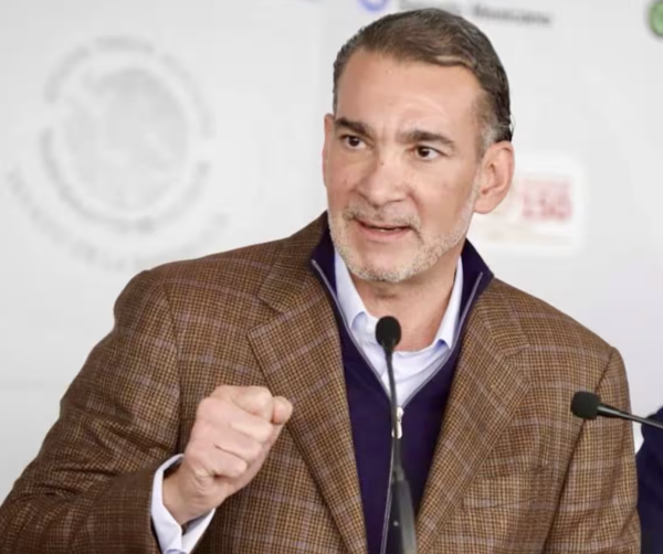 Melgar pide ‘cancha pareja’ en el ‘plan b’; advierte que debilita la democracia