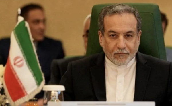 Araghchi asegura que Irán no aceptará alto el fuego y exige 