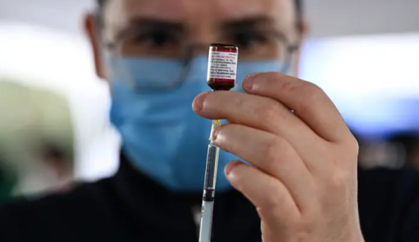 Vacuna contra VSR ya está disponible en México con eficacia de 82%