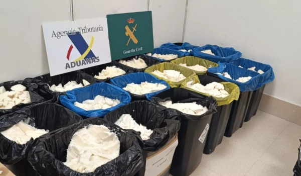 Incautan en Madrid 625 kilos de metanfetamina enviada desde México; iba oculta en botes de aceite de coco
