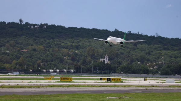 ¿Qué pasa en NY? Aeropuertos de Newark y LaGuardia suspenden vuelos y evacúan la torre de control