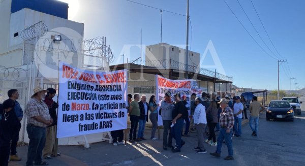 Se manifiestan afectados de Aras a las afueras del CERESO 1; Exigen audiencia de ejecución este mes