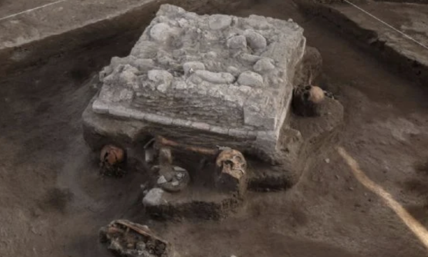 El INAH descubre altar y ofrendas a 300 metros de la zona arqueológica de Tula