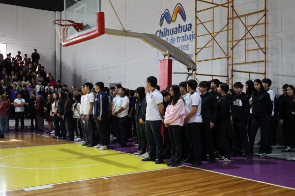 Atiende Joss Vega gestión de mobiliario en la Secundaria Estatal 3008