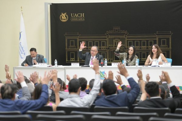 Celebra UACH Sesión del Honorable Consejo Universitario en Hidalgo del Parral