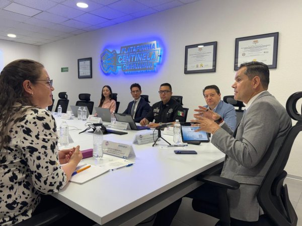 Presenta Gilberto Loya Plataforma Centinela a representantes de la Embajada de Canadá en Ciudad Juárez