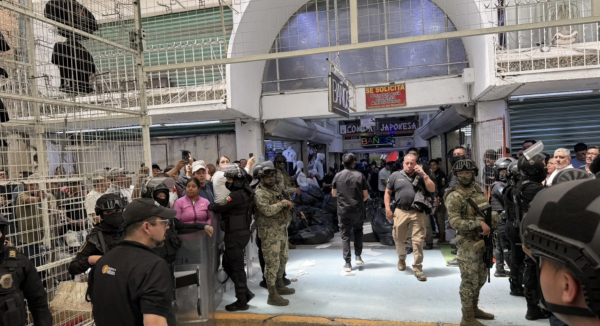 Decomisan más de 60 toneladas de mercancía pirata del Mundial 2026 en Tepito