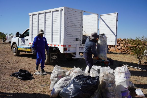Habitantes del seccional de El Charco unen fuerzas con Municipio para retirar residuos de basurero clandestino