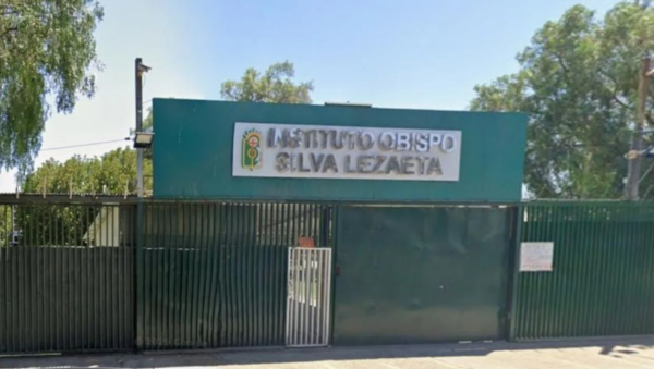 Estudiante de secundaria apuñala a compañeros y da muerte a una supervisora en Chile