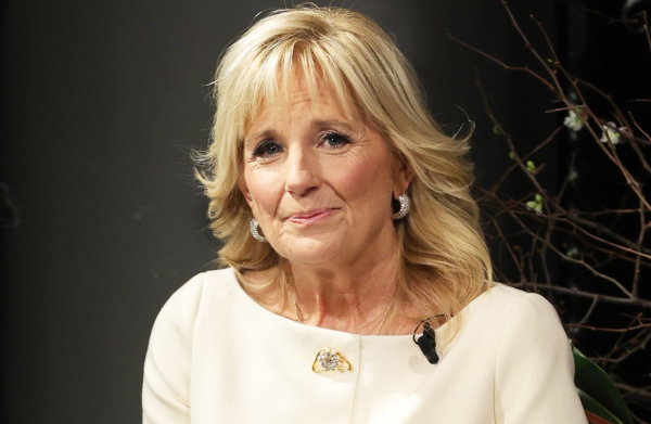 Un agente del Servicio Secreto asignado a Jill Biden se disparó accidentalmente en la pierna, dice un funcionario