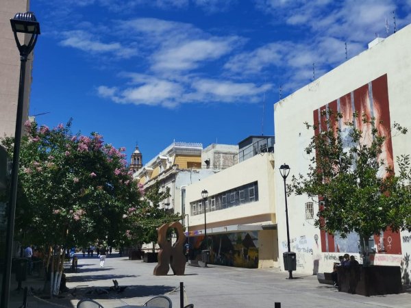 Hoy, se espera una temperatura máxima de 24 grados en la capital