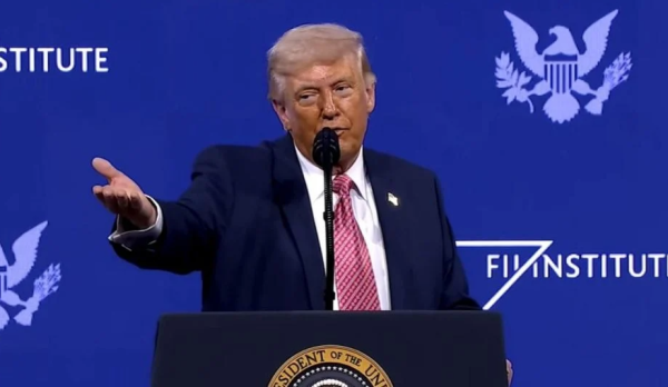 Trump se burla nuevamente de Sheinbaum y recrea llamada telefónica sobre el Golfo de América