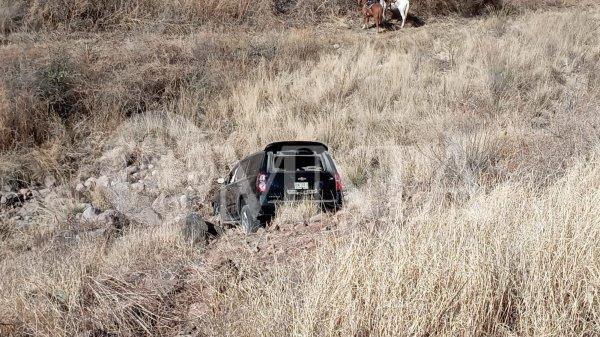 Aparatoso accidente en las curvas del Perico; sin personas lesionadas