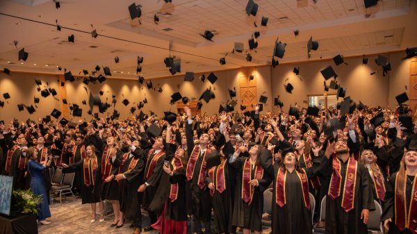 Se gradúan 242 estudiantes del Tecnológico de Chihuahua II