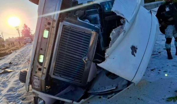 Accidente en Michoacán: volcadura de tráiler deja cinco muertos y seis lesionados