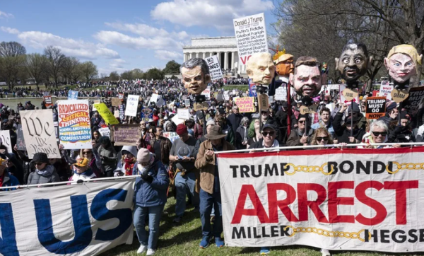 Comienzan las mayores protestas de ‘No Kings’ contra Trump, la guerra en Irán y el ICE