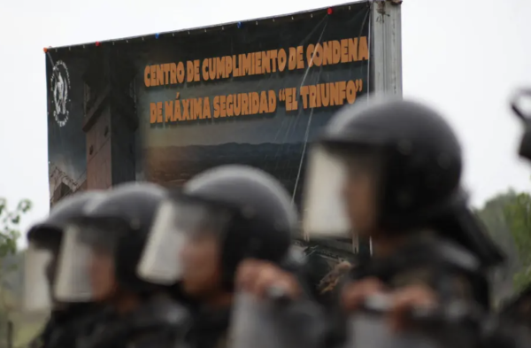 Suspenden construcción de megacárcel para pandilleros en Guatemala