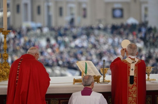 El Papa: pide oraciones por los cristianos del Medio Oriente y los migrantes