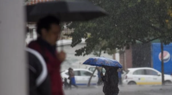 Arreciarán lluvias, viento y frío este martes; alerta por descargas eléctricas y granizo