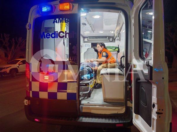 Mujer mayor arrolla a un hombre en Lomas del Santuario