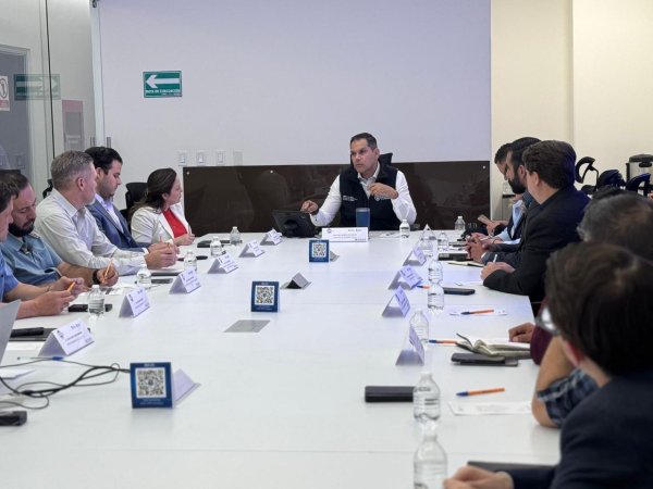 Fortalece Gilberto Loya coordinación con sector minero