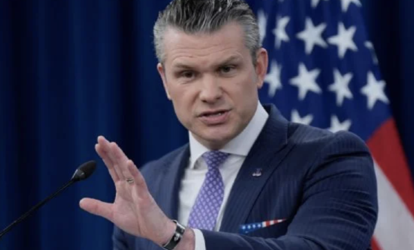 Si el régimen de Irán es sabio debe llegar a un acuerdo con Trump: secretario de Guerra de EU