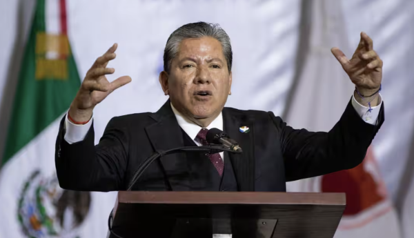 David Monreal asegura que no lo abuchearon en evento, sino que fue inteligencia artificial