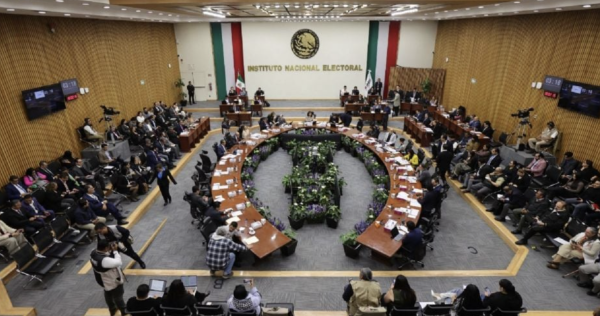 Piden formalmente cinco organizaciones al INE registrarse como partidos políticos