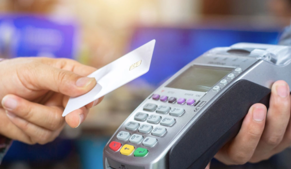 Crédito pierde dinamismo en febrero; empresas y banca de desarrollo profundiza caída