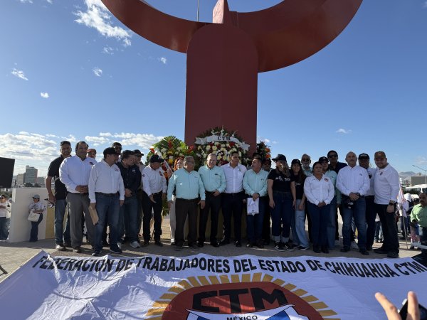 Realizan honores en conmemoración al Día del Trabajo