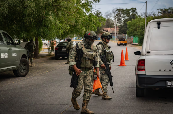 Los retenes militares se multiplican en el centro de Culiacán mientras Rocha dice “no tener miedo a nada”