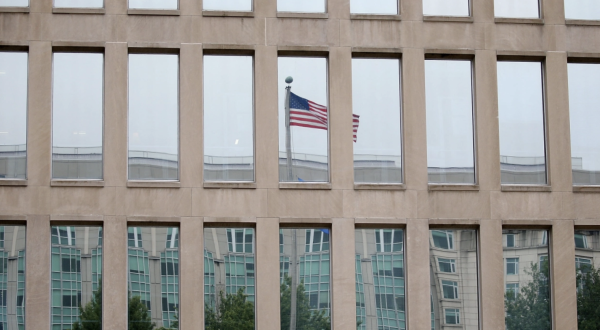 Cibercriminales chinos podrían ser detenidos en Estados Unidos si viajan, según funcionario del FBI