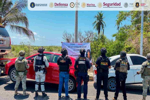 Autodefensas de Guerrero bloquean entrada de Ayutla en protesta por operativo de fuerzas armadas; hay un detenido