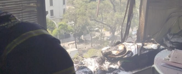 Se registra conato de incendio en Torre del Bienestar; no hay lesionados