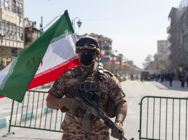 Detienen en Irán cinco barcos con combustible de contrabando destinado a países del Golfo