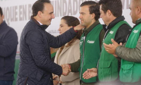Manolo Jiménez impone candidatos del PRI a diputados locales; primos y cercanos en plurinominales