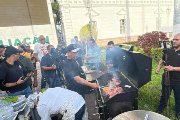 Arman “carnita asada por la paz” en Culiacán tras licencia del gobernador Rocha Moya y alcalde Gámez
