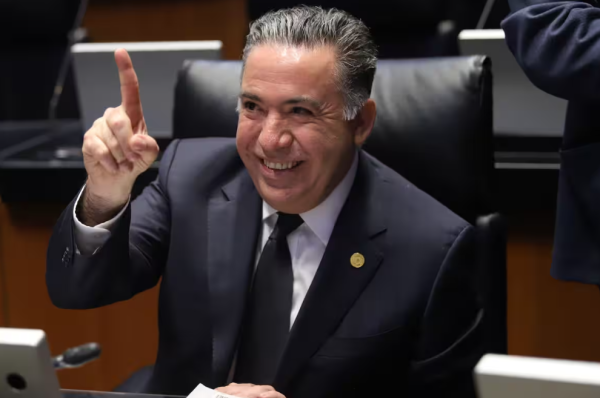 ¡Pese no ir a trabajar y acusaciones de narco! Enrique Inzunza cobrará salario de 132 mil pesos