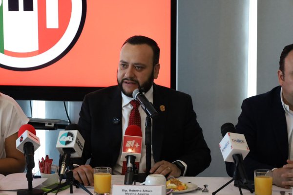“Cobardes y doble cara”; Morena pidió que sacaran a jóvenes del Congreso: Medina responde a Estrada.