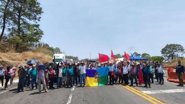 Consejo Supremo Indígena de Michoacán toma carreteras en protesta por la inseguridad en comunidades