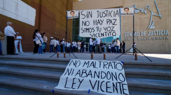 Papá del niño Vicente tiene dos carpetas de investigación por violencia familiar contra Roxana 