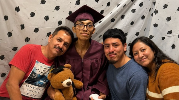 Despiden en México a Kevin González, joven con cáncer que falleció tras reunirse con sus padres deportados de EU