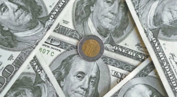 Peso mexicano se deprecia por fortalecimiento del dólar