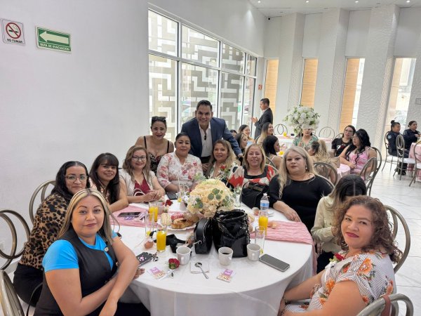 Festeja SSPE a madres trabajadoras en la frontera; encabeza Gilberto Loya reconocimiento a su labor