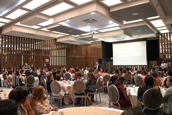 Acuerdan empresarias y líderes civiles agenda de trabajo con Alfredo Chávez