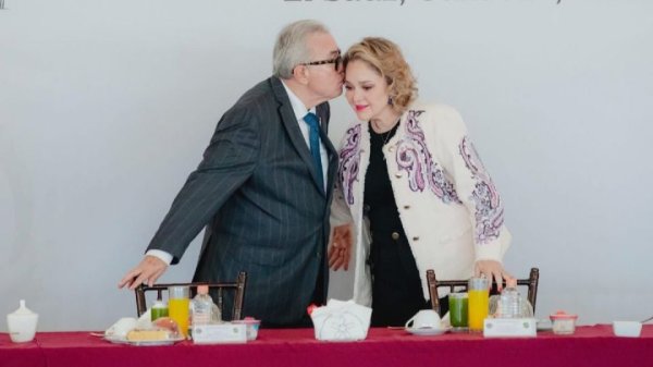 Rocha Moya y su hija, la titular del DIF Sinaloa, cumplen casi tres semanas escondidos