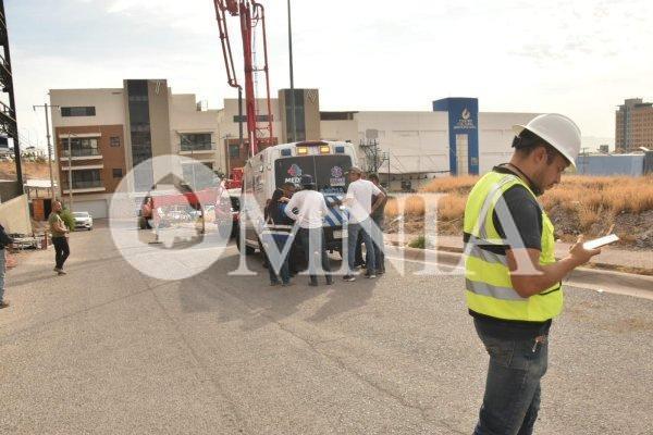 Montacargas arrolla a mujer que vendía burritos en construcción