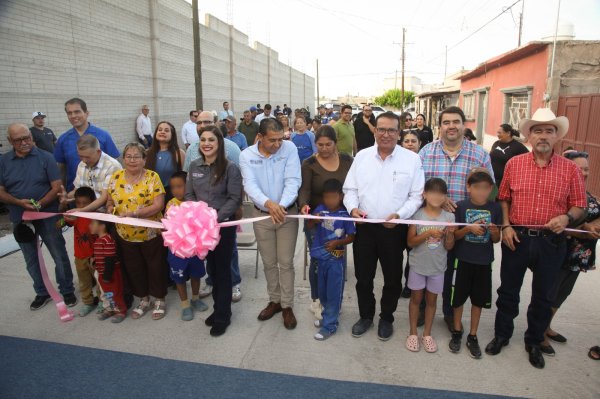 Entregan JCAS y JMAS Meoqui rehabilitación integral en la calle Privada de Zaragoza