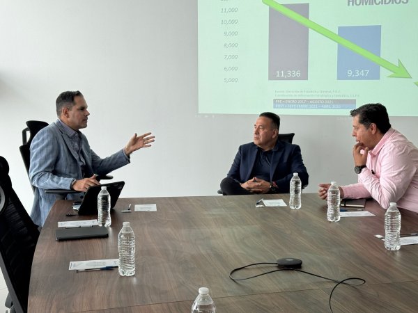 Recibe Gilberto Loya al sector empresarial de Juárez en la Torre Centinela