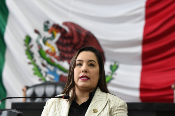 Congreso impulsa uso obligatorio de sillas infantiles en vehículos